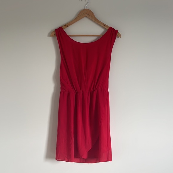 Red Dress - Picture 2 of 7